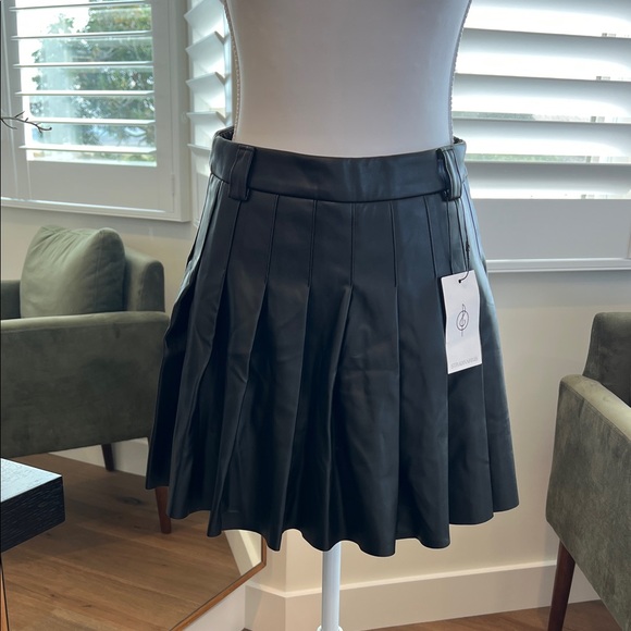 Stradivarius Black Pleated Faux Leather Skirt NWT - Picture 1 of 7